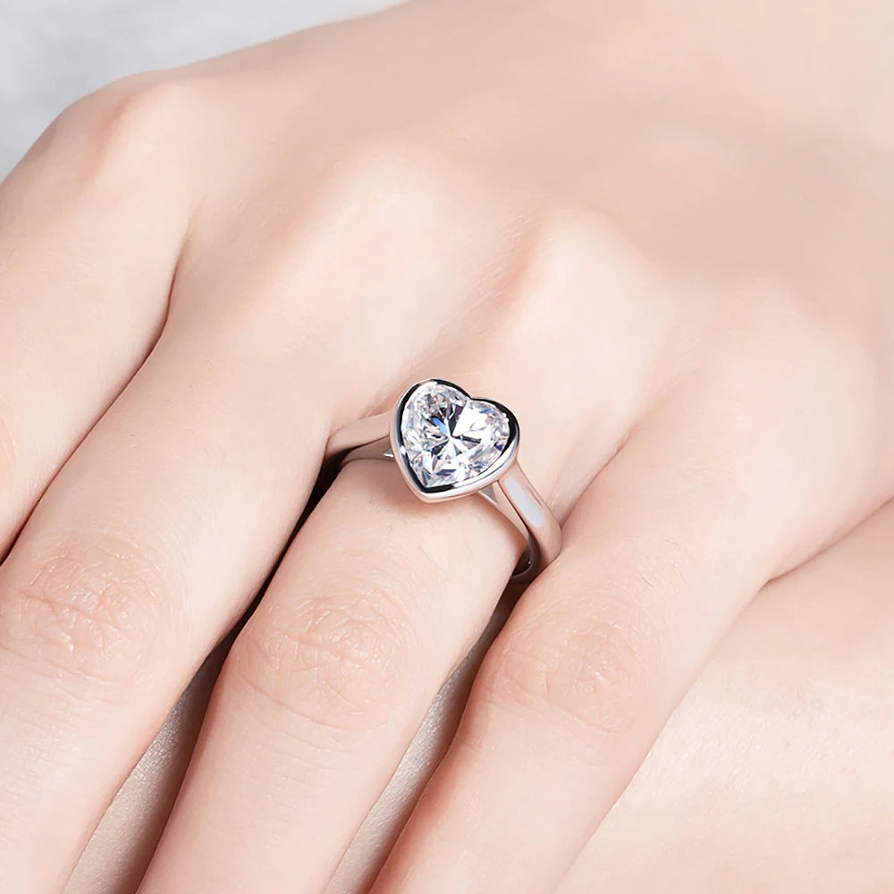 Amora Solitaire Ring